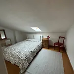 7 House, 2 Kitchens ヴィラ・ノヴァ・デ・ガイア