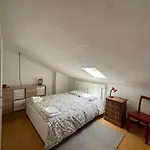 7 House, 2 Kitchens *