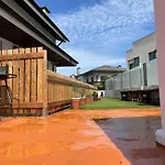 7 House, 2 Kitchens فيلة