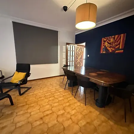 7 House, 2 Kitchens Вилла