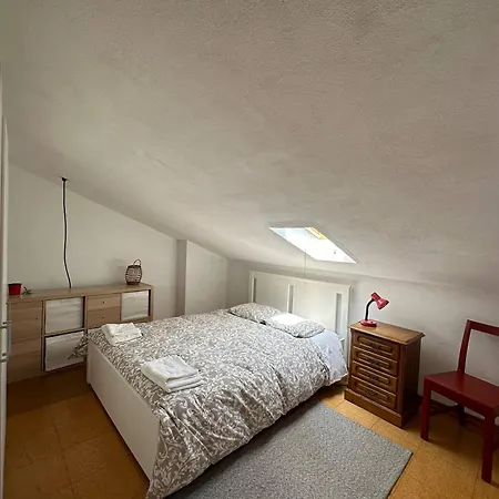 7 House, 2 Kitchens *