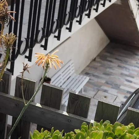 7 House, 2 Kitchens Villa *