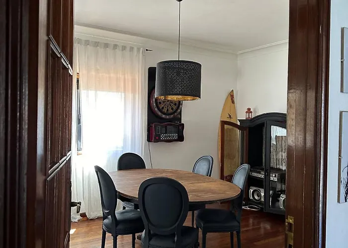 7 House, 2 Kitchens Villa *