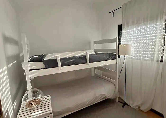 7 House, 2 Kitchens *