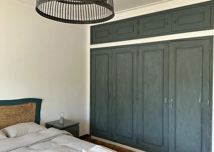 7 House, 2 Kitchens Вилла